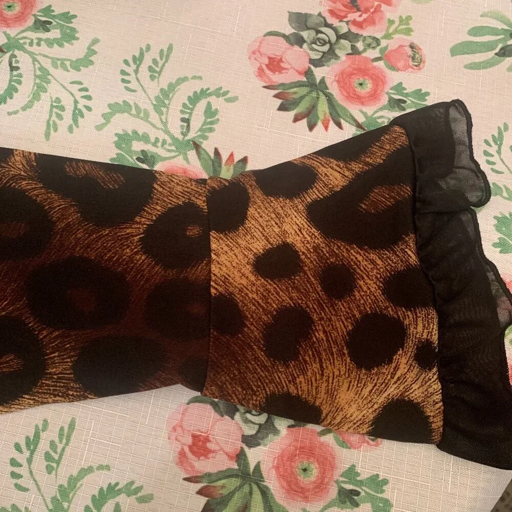 ADELE & MAY Women’s Animal Print Blouse (NWT) SZ Sm - Picture 3 of 8